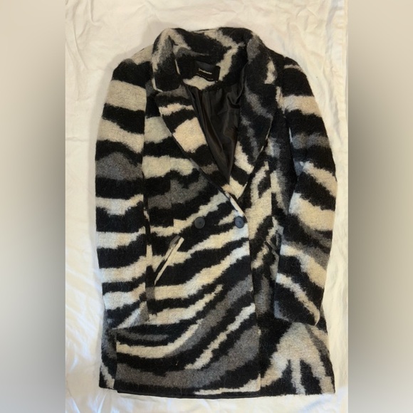 Stradivarius mid-length fuzzy zebra print coat. Size small. - Picture 1 of 3